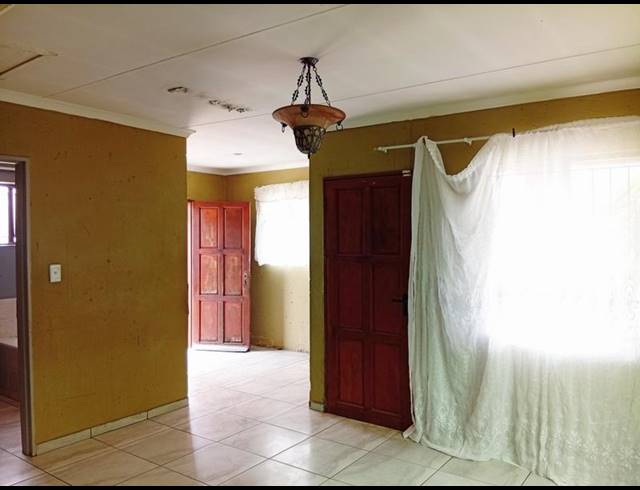 2 BEDROOM HOUSE FOR SALE IN EVATON SMALL FARMS